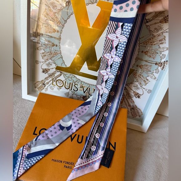 LOUIS VUITTON Silk Pop Monogram BB Bandeau Scarf - Picture 12 of 17